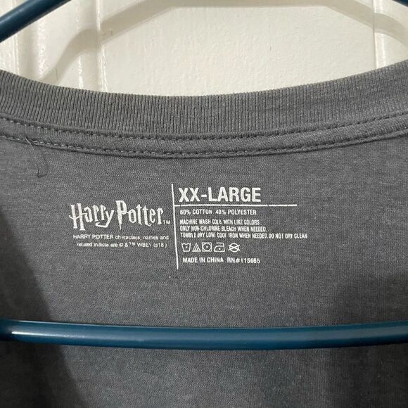 Harry Potter Gryffindor shirt  - Picture 3 of 5